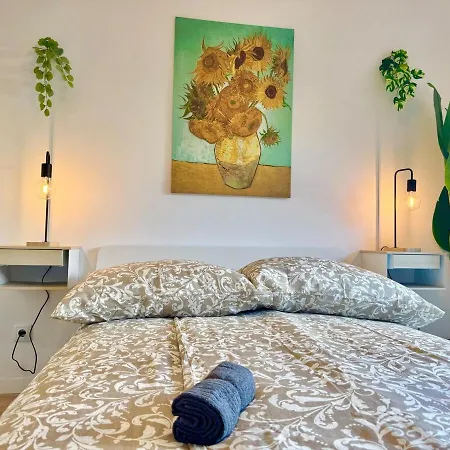 דירה Modern With Garden Near Scs וינר ניודורף